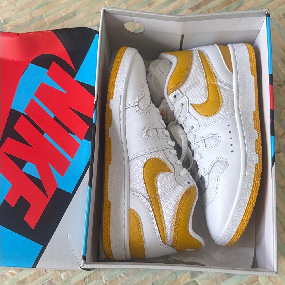 Nike Men's attack White and Gold Sneakers